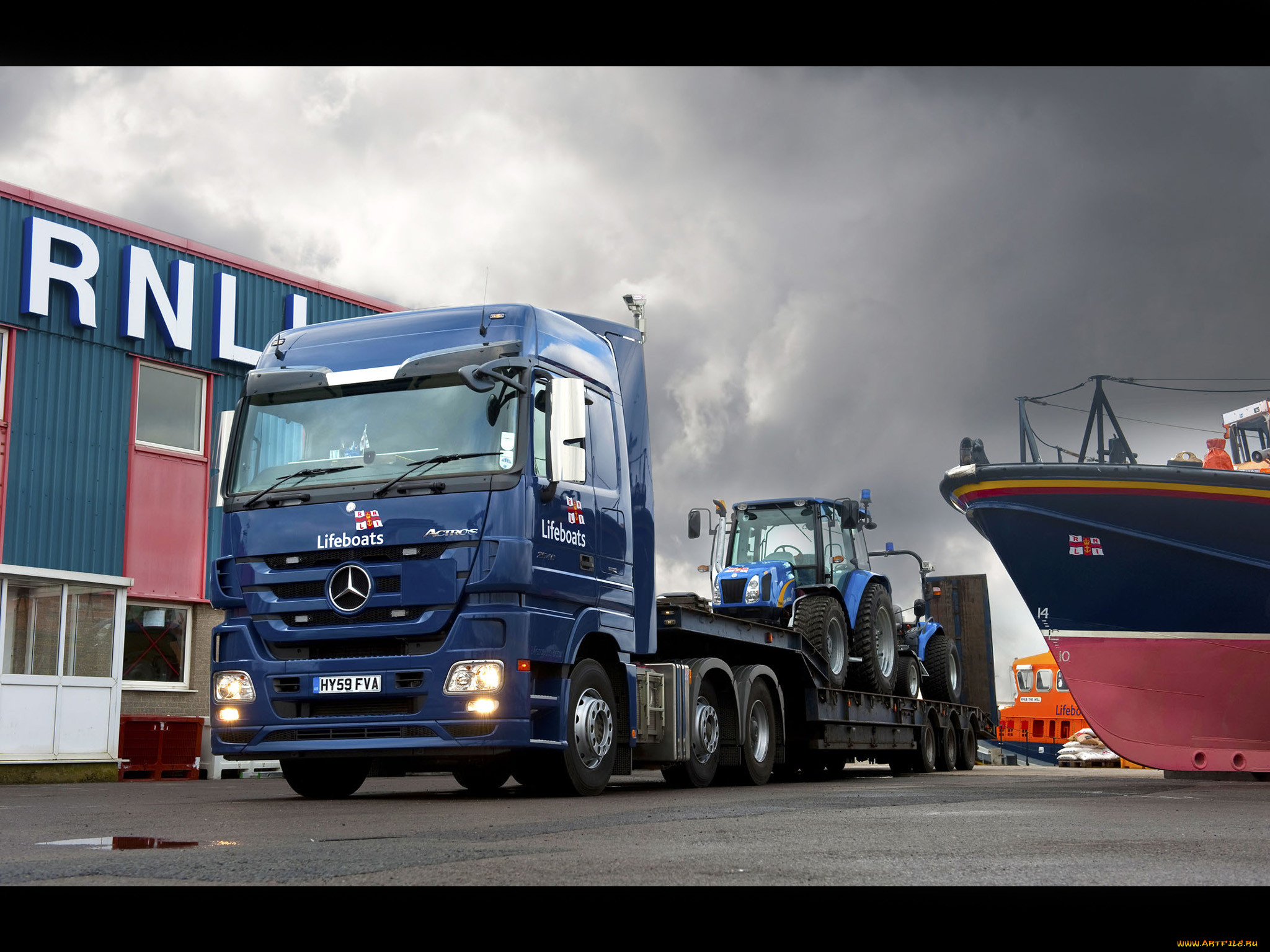 , mercedes, trucks